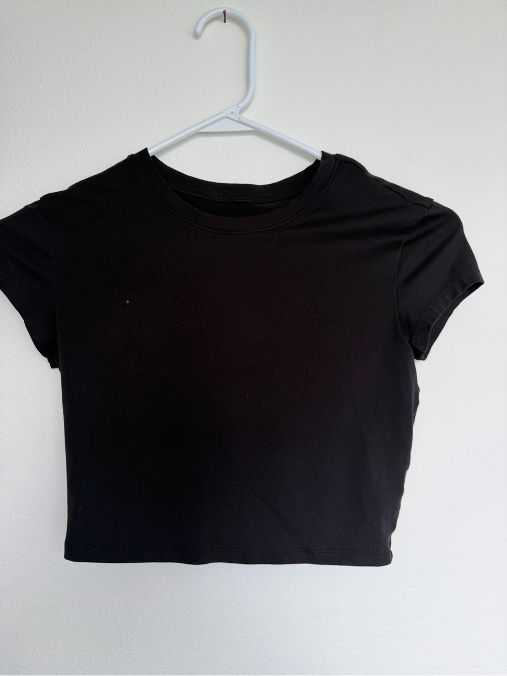 Alo Black Crewneck Crop Tee - Women